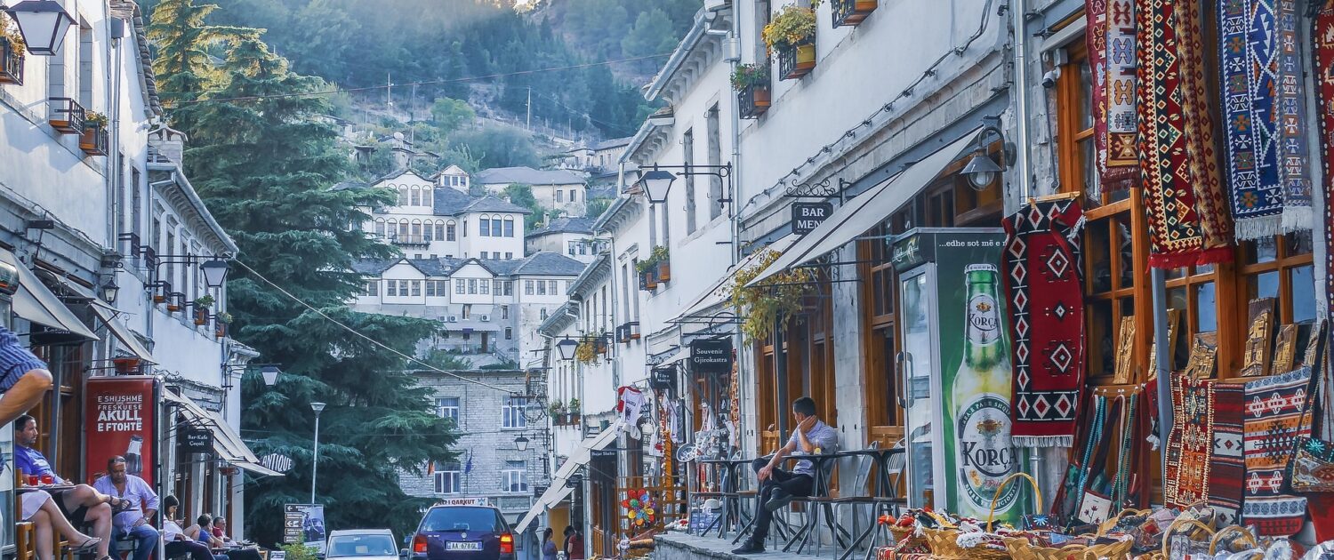 Motorradreise durch Albanien - Gesetze und Vorschriften für Motorradfahrer